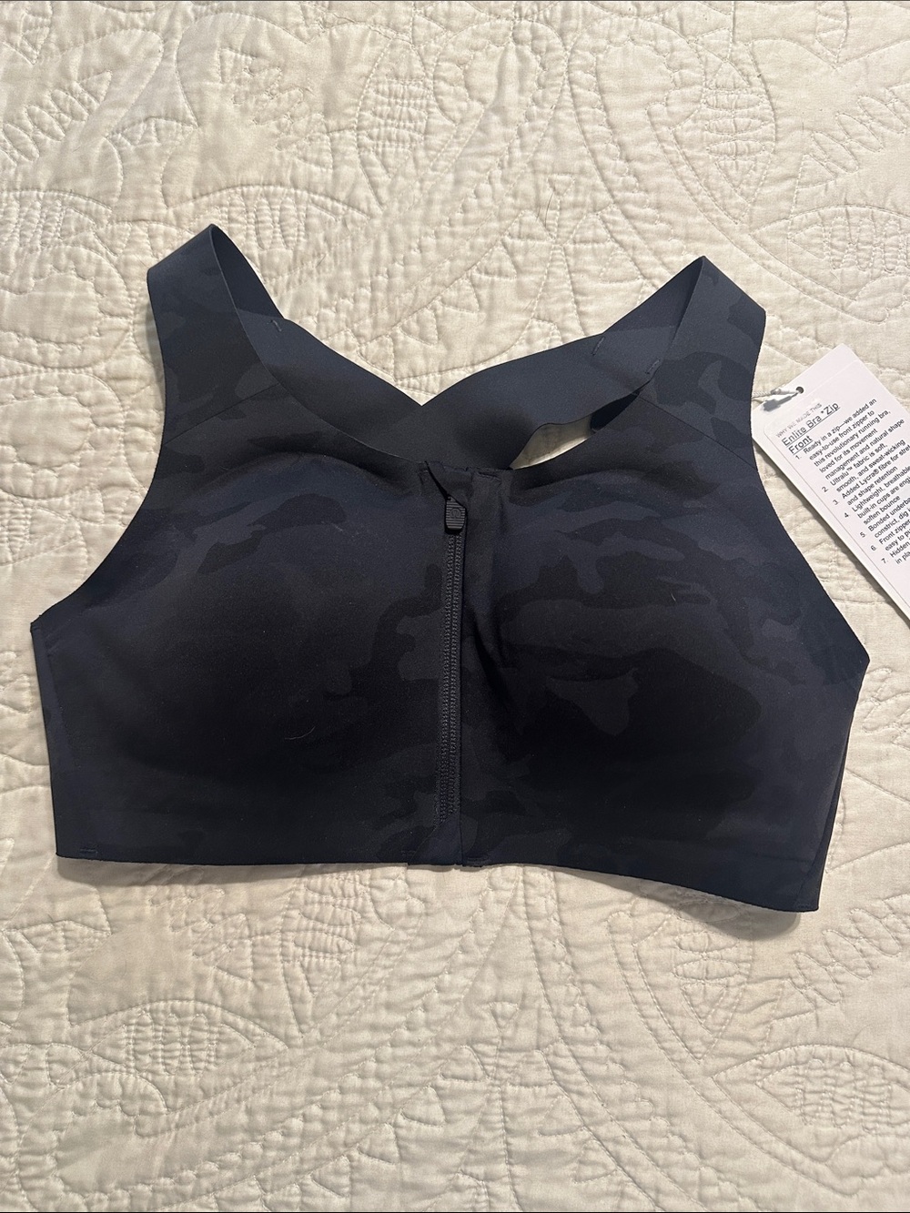 Lululemon Enlite bra front zip